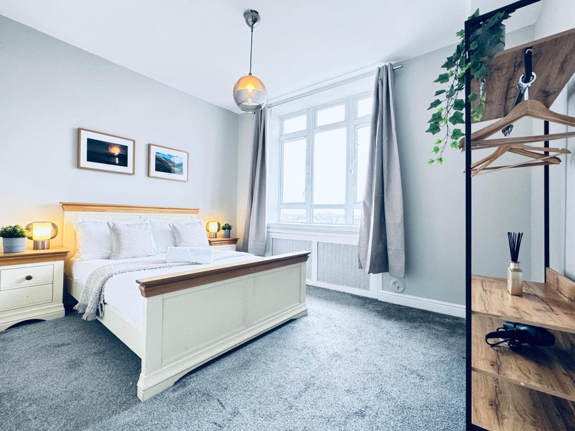 Homestay From - Iona - Private Members Club Edinburgh